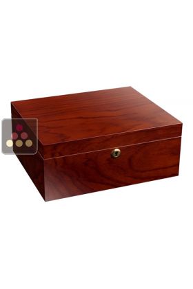 Compact rosewood Cigar humidor
