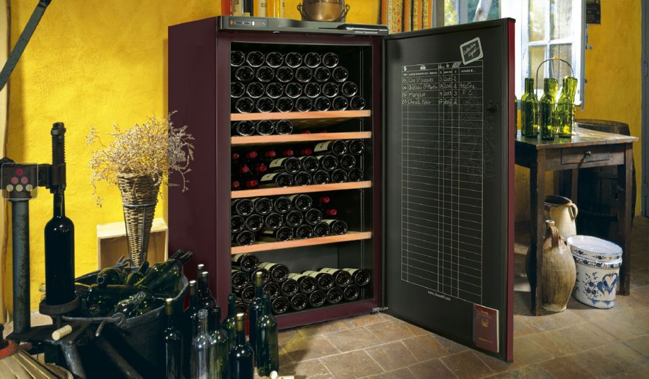 Single temperature wine ageing cabinet