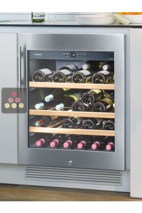 Built-in single-temperature Wine Cabinet for storage or service

