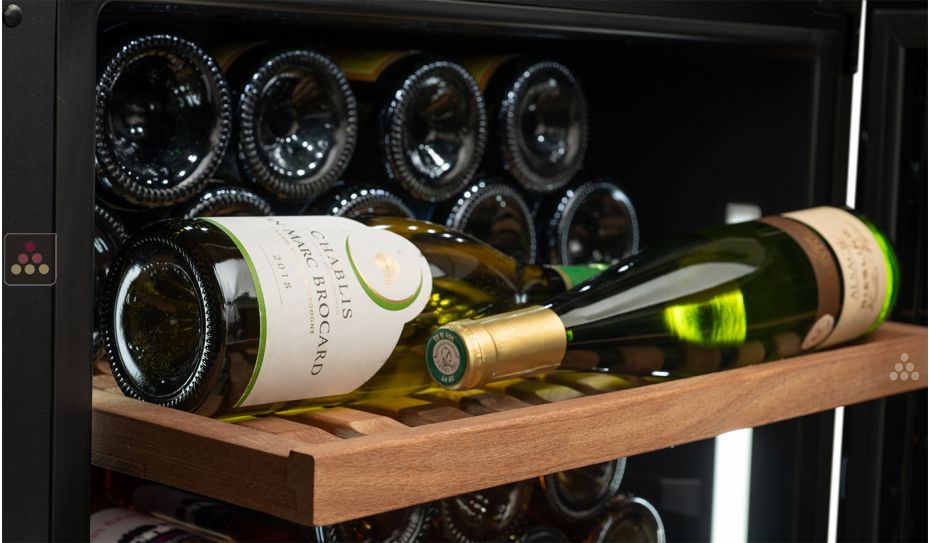 Connected 2 temperature wine cabinet for service and storage 