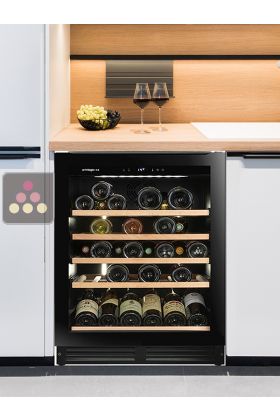 Connected single temperature built-in wine cabinet for storage and/or service