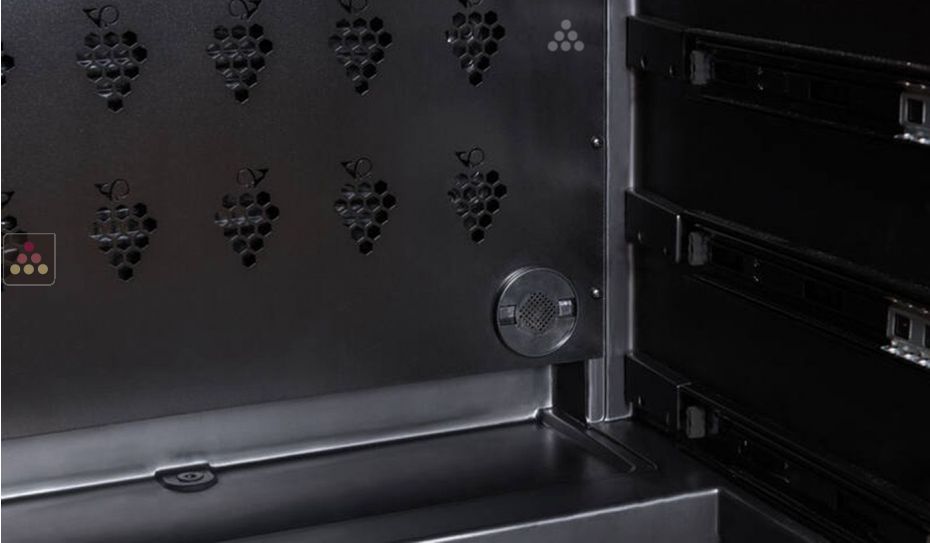 Single temperature connected wine cabinet for service and storage with smart shelves
