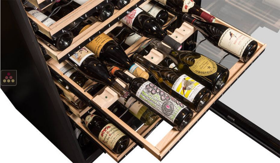 Connected mono or multi-temperature wine cabinet for service and storage with smart shelves