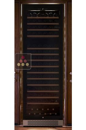 Built-in 1 temperature wine cabinet for storage and service