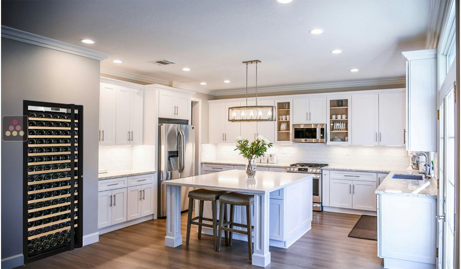 Built-in single temperature wine ageing or service cabinet - Sliding shelves - Full Glass door with left hinges