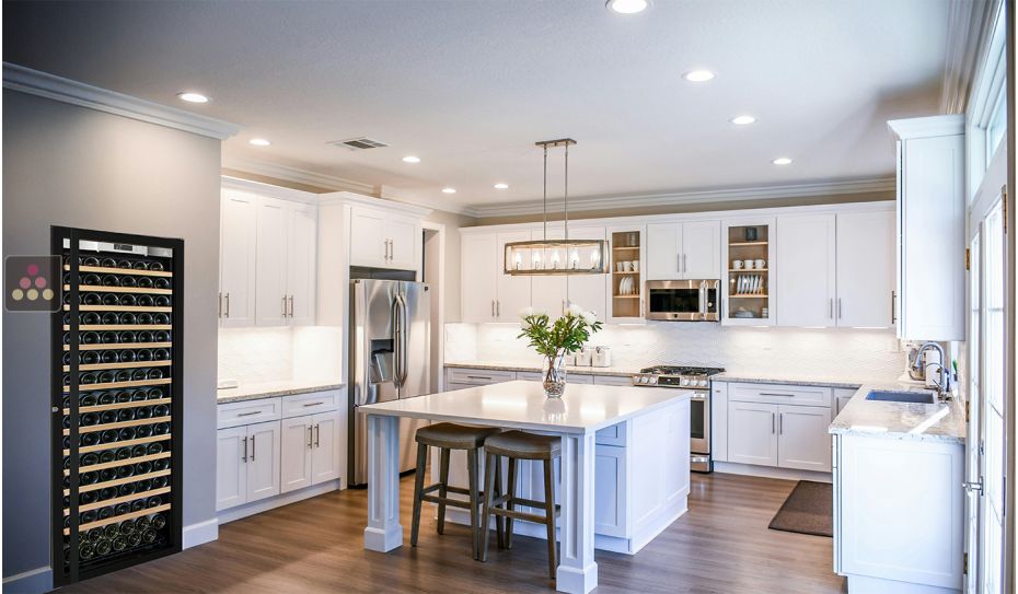 Built-in single temperature wine ageing or service cabinet - Sliding shelves - Full Glass door