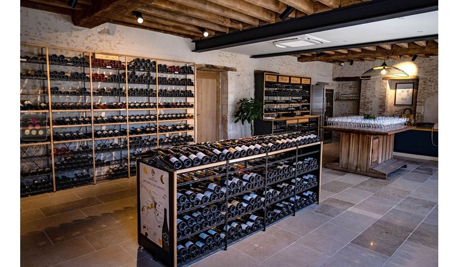 Personalised cellar fittings with steel structure and wooden strips for 1300 bottles - Essentiel bois