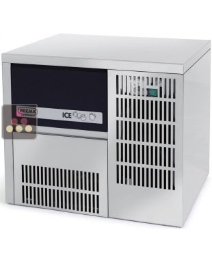 Built-in full ice cube maker up to 22kg/24h with 4kg storage - Air-cooled condenser BREMA