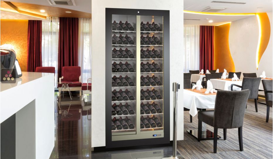 Built-in multi-purpose wine cabinet for storage or service - Inclined bottles - Without cladding